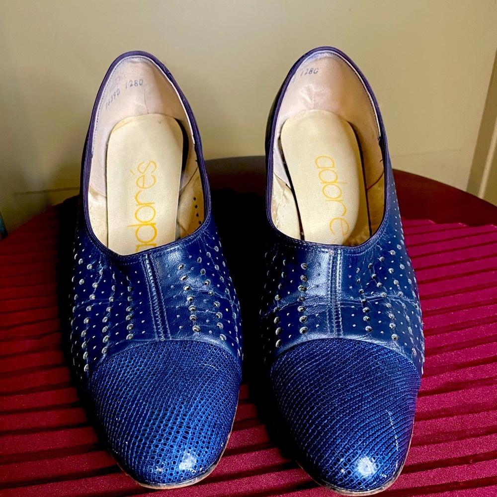Vintage Navy Pumps